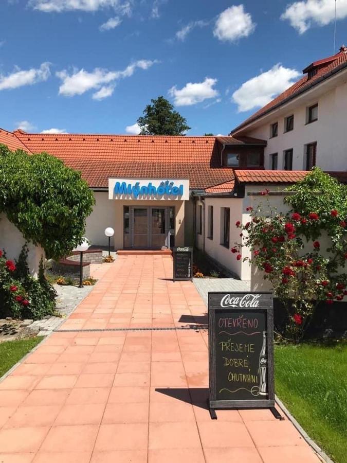 Hotel Mlyn - Jihlava Vilanec Экстерьер фото