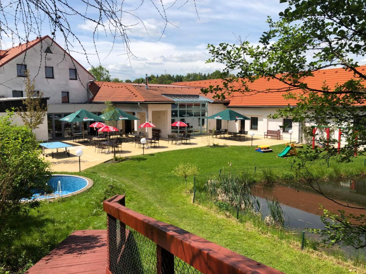 Hotel Mlyn - Jihlava Vilanec Экстерьер фото