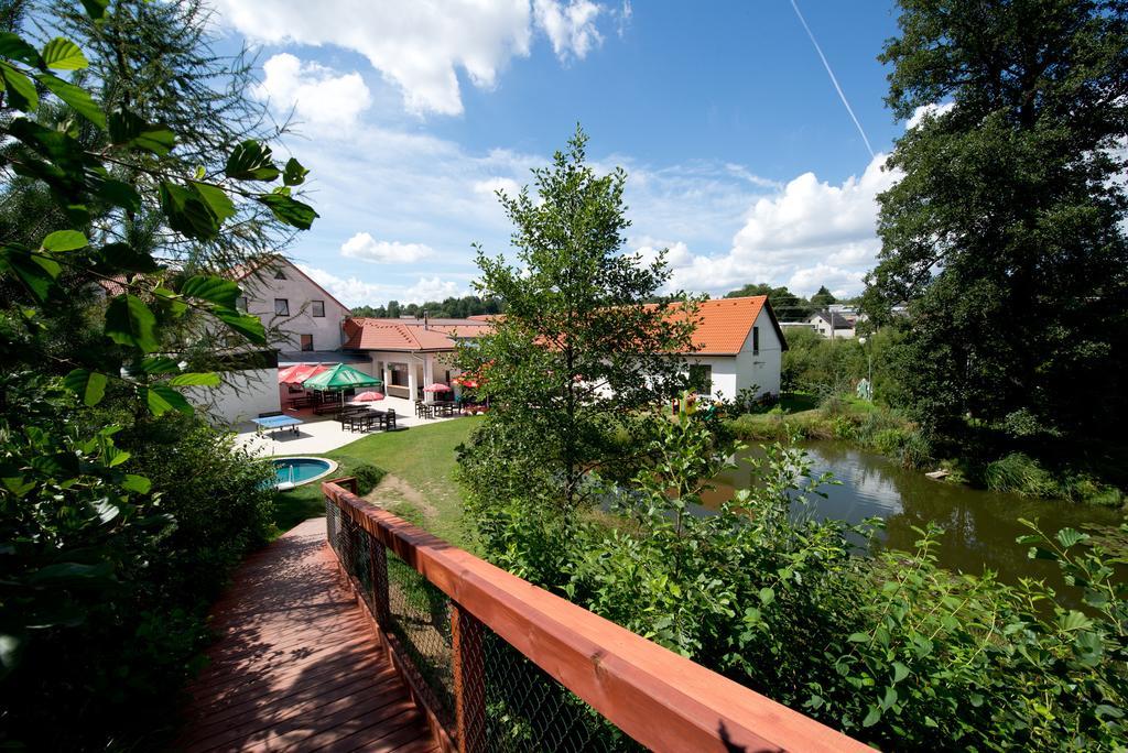 Hotel Mlyn - Jihlava Vilanec Экстерьер фото