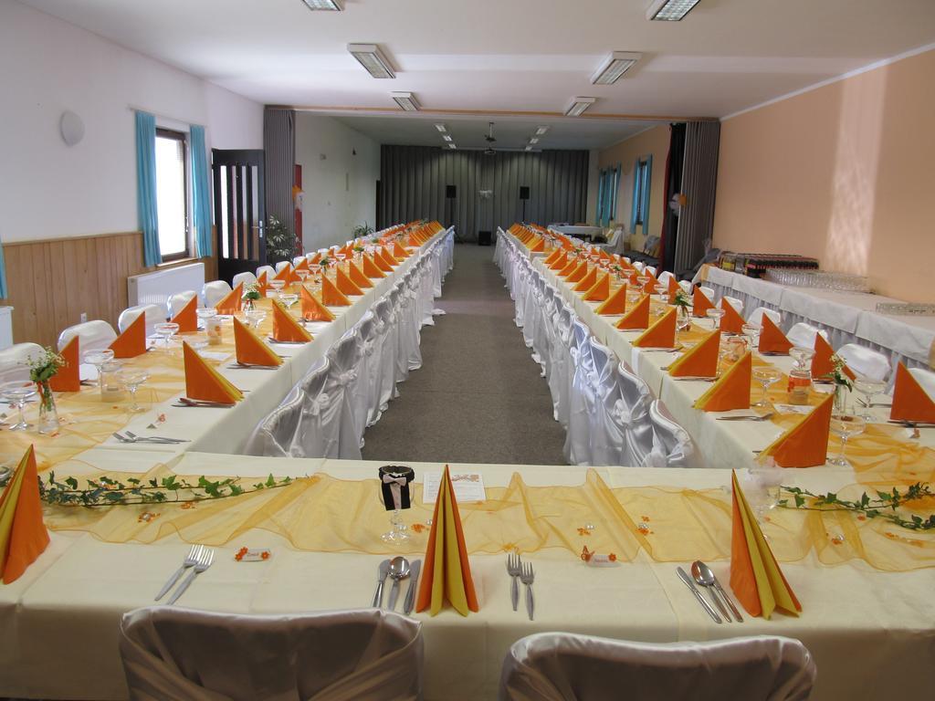 Hotel Mlyn - Jihlava Vilanec Экстерьер фото
